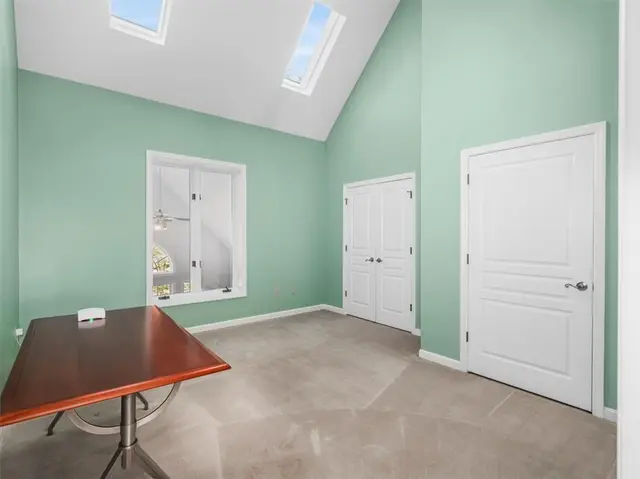 760 Stonegate Dr gallery image 17
