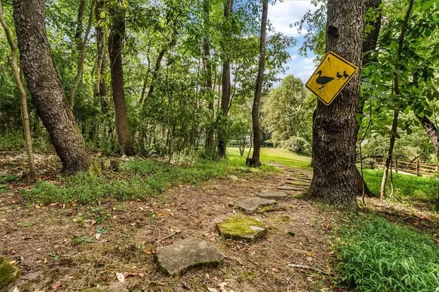 760 Stonegate Dr gallery image 28