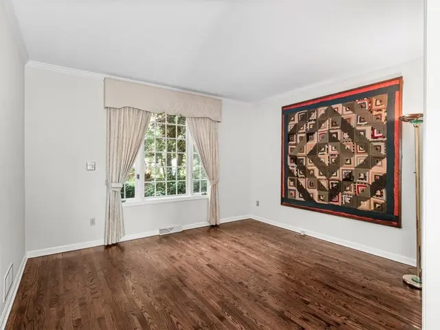 760 Stonegate Dr gallery image 30