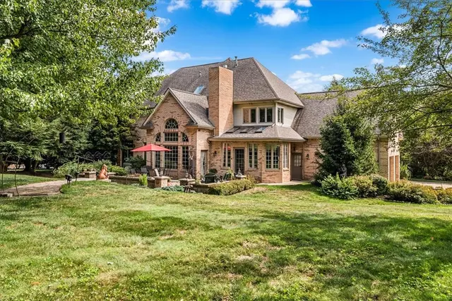 760 Stonegate Dr gallery image 36