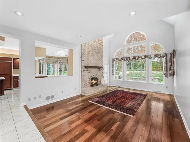 760 Stonegate Dr gallery image 39