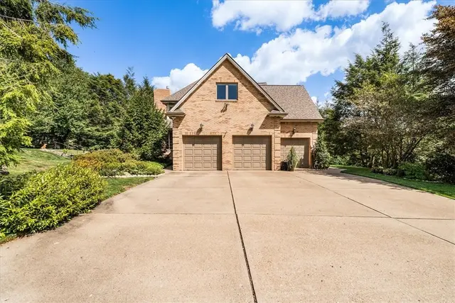 760 Stonegate Dr gallery image 44