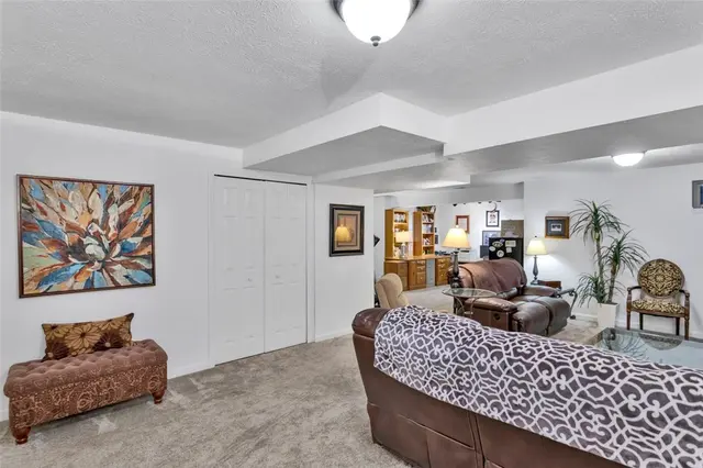 77 Winterbrook Dr gallery image 39