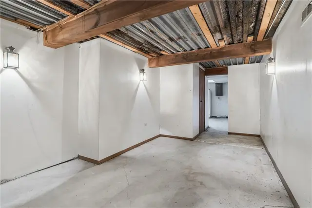 7730 Oak St gallery image 8