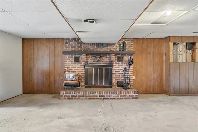 7730 Oak St gallery image 20