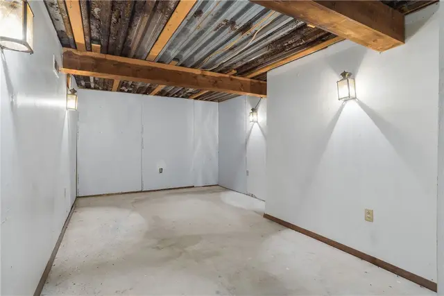 7730 Oak St gallery image 42
