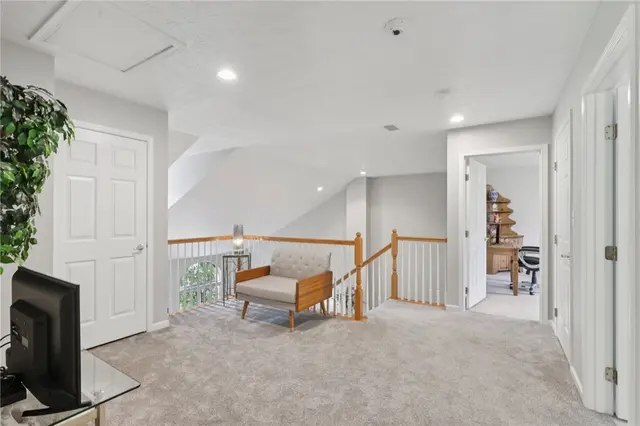 774 Norwegian Spruce Dr gallery image 2