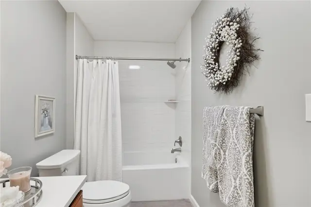 774 Norwegian Spruce Dr gallery image 3