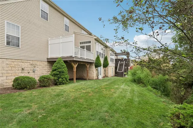 774 Norwegian Spruce Dr gallery image 37
