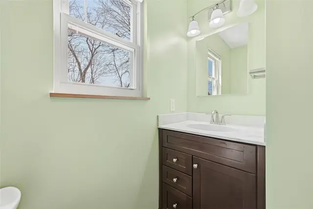 7808 Pine St gallery image 19