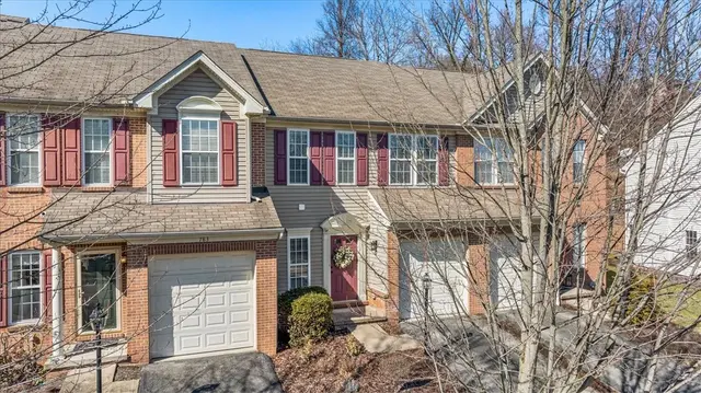 781 Norwegian Spruce Dr gallery image 3