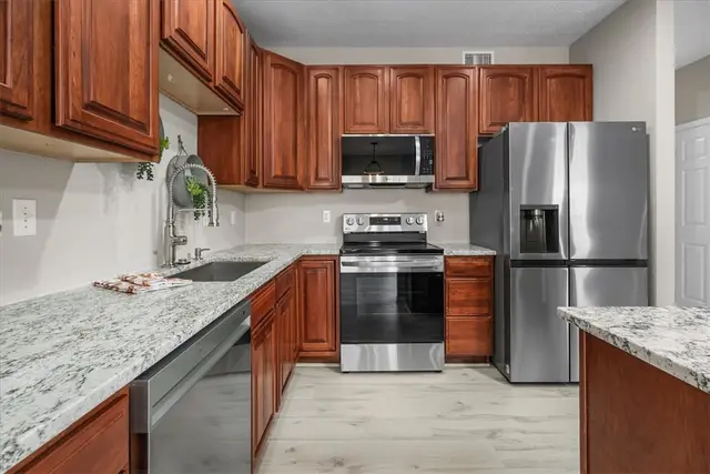 781 Norwegian Spruce Dr gallery image 7