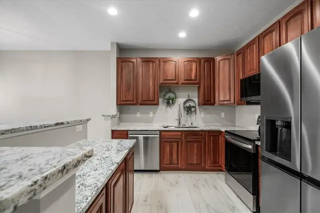 781 Norwegian Spruce Dr gallery image 10