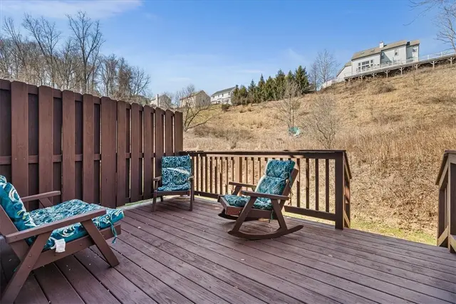 781 Norwegian Spruce Dr gallery image 31