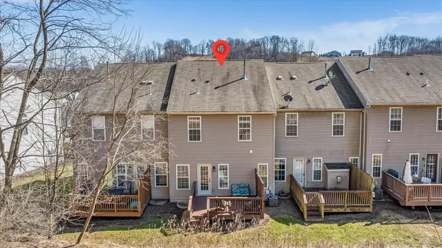 781 Norwegian Spruce Dr gallery image 32