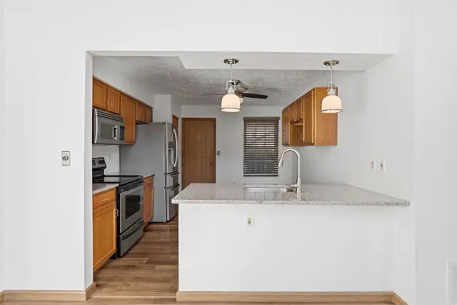 782 Sunset CIRCLE gallery image 3