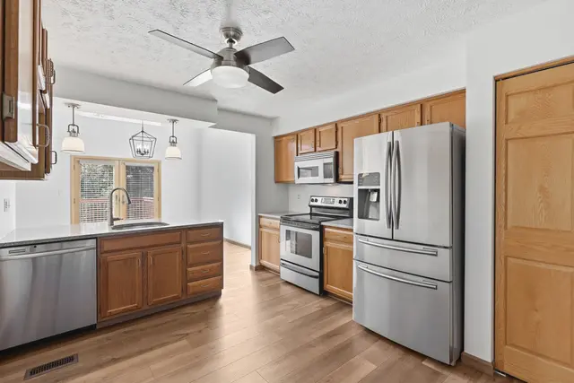 782 Sunset CIRCLE gallery image 17