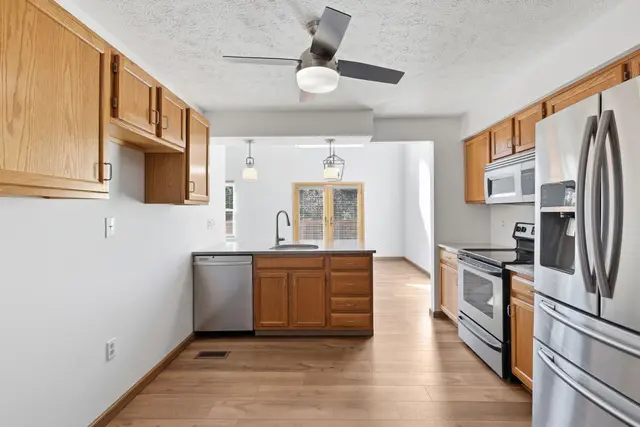 782 Sunset CIRCLE gallery image 31