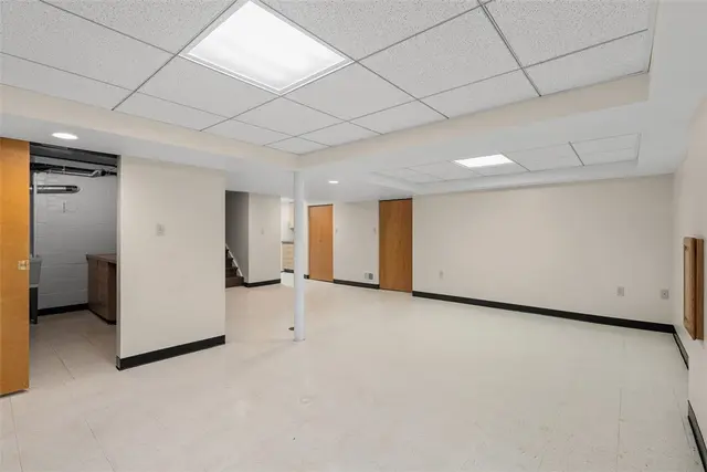 7911 Roderick Dr gallery image 11