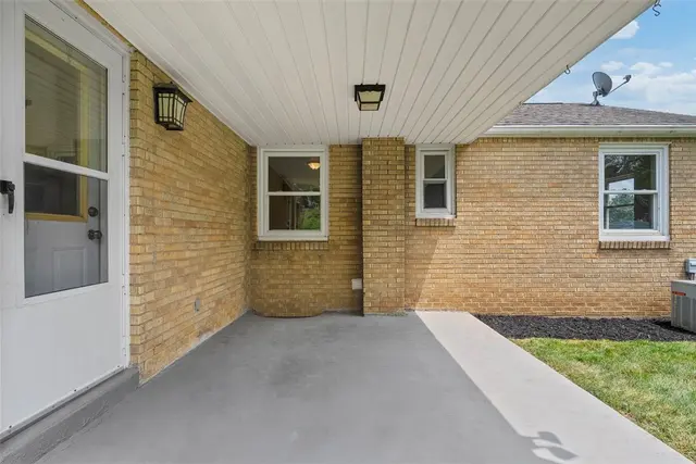 7911 Roderick Dr gallery image 21