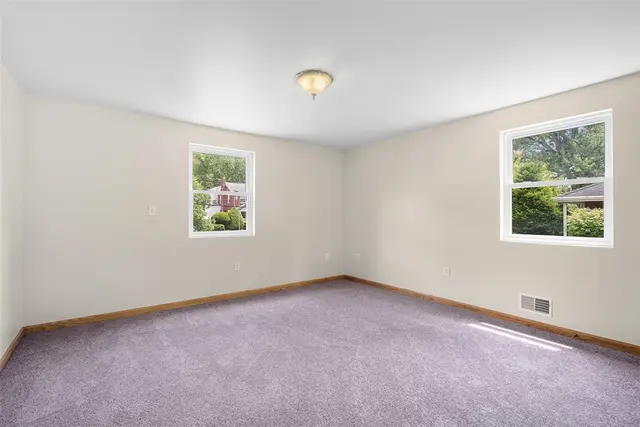 7911 Roderick Dr gallery image 28
