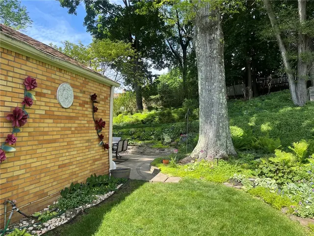 7921 Marmion Dr gallery image 10