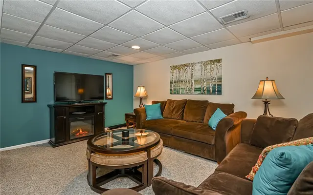 7921 Marmion Dr gallery image 17