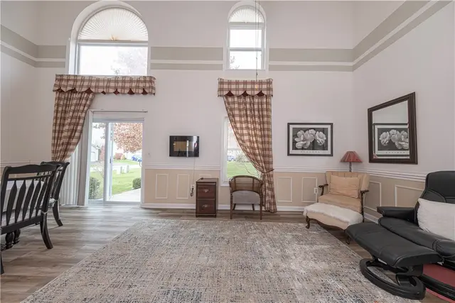 793 Sunset Cir gallery image 3
