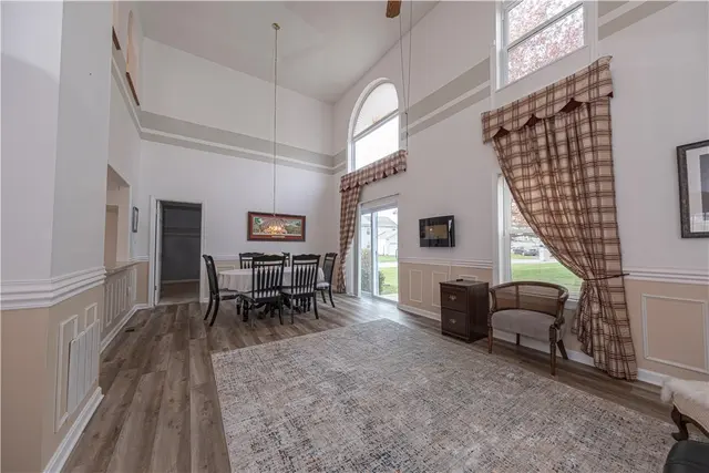 793 Sunset Cir gallery image 6