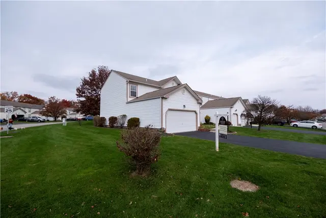 793 Sunset Cir gallery image 7
