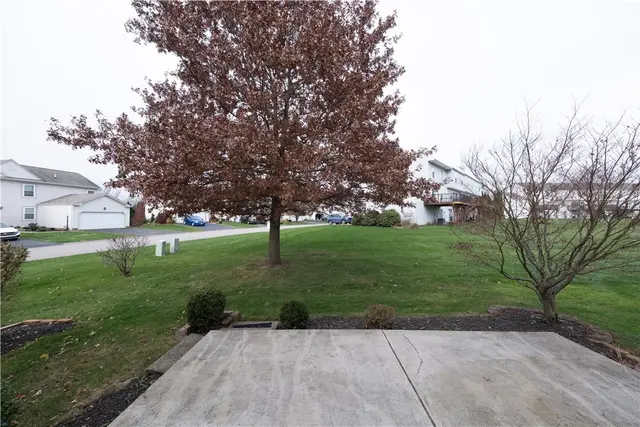793 Sunset Cir gallery image 18
