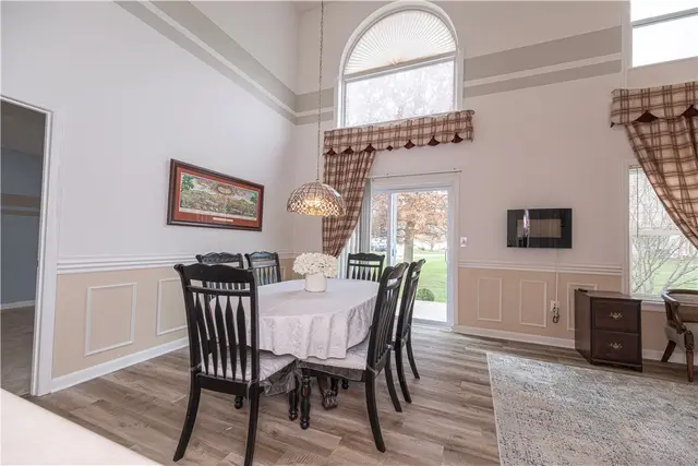 793 Sunset Cir gallery image 32