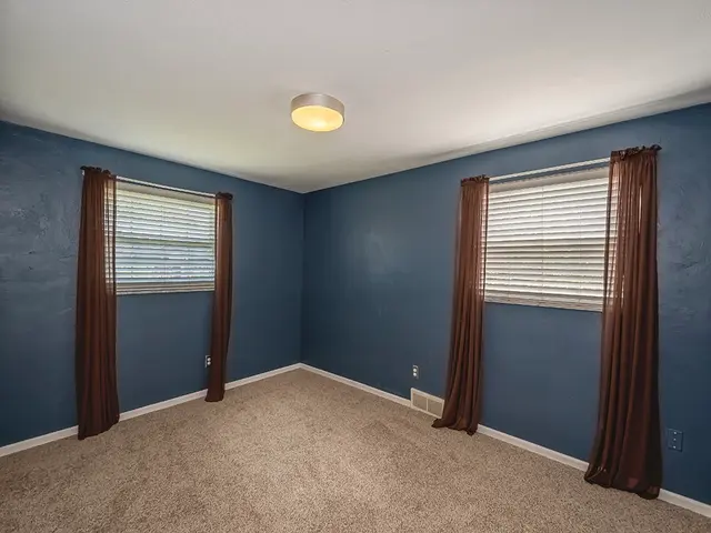 7973 Remington Dr gallery image 14