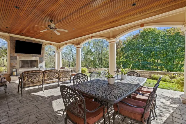 8 Harvester Court gallery image 28