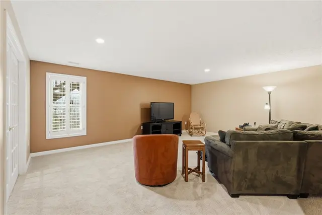 800 Norwegian Spruce Dr gallery image 36