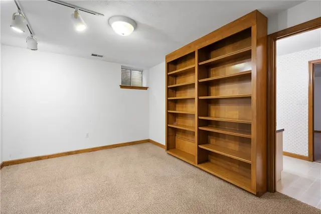 8008 Bayard Ct. gallery image 18
