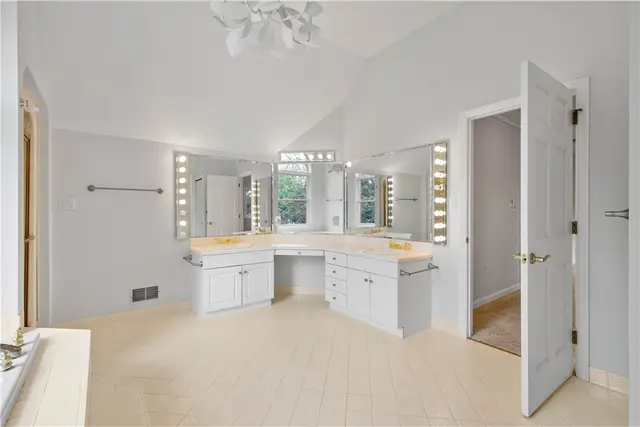 8008 Bayard Ct. gallery image 30