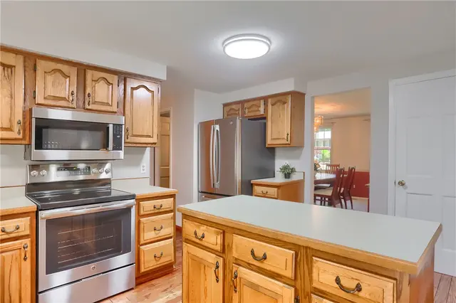 8008 Lingay Dr gallery image 3