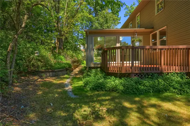 8008 Lingay Dr gallery image 4