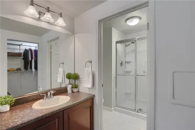 8008 Lingay Dr gallery image 9
