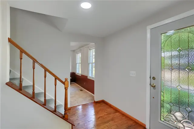 8008 Lingay Dr gallery image 12