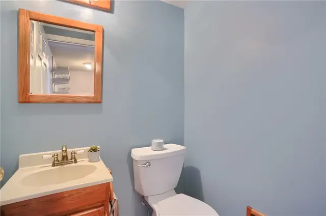 8008 Lingay Dr gallery image 16