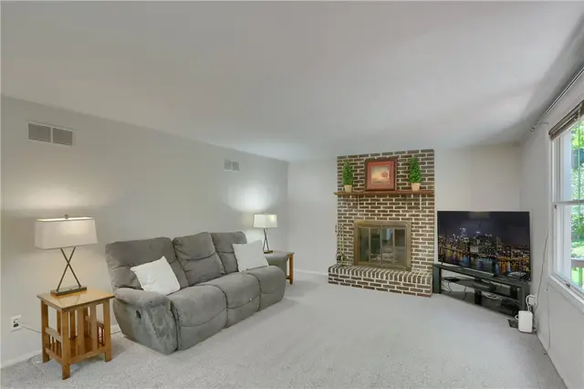 8008 Lingay Dr gallery image 17