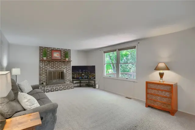 8008 Lingay Dr gallery image 23