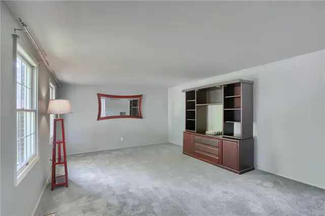 8008 Lingay Dr gallery image 27