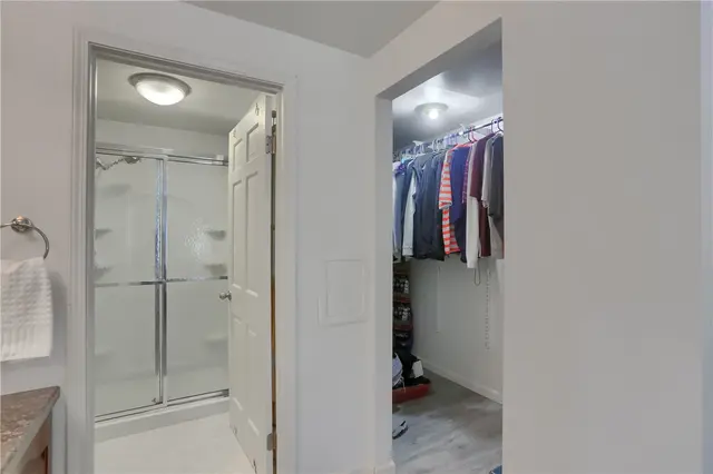 8008 Lingay Dr gallery image 32