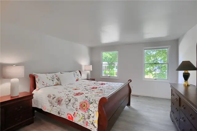 8008 Lingay Dr gallery image 40