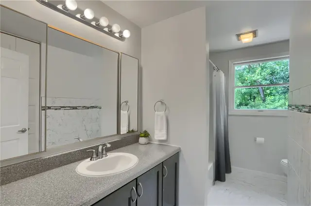 8008 Lingay Dr gallery image 43