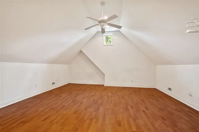 801 Huron Ct gallery image 2