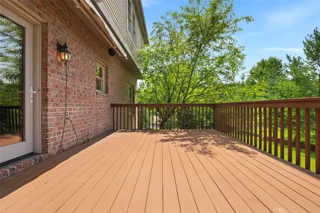 801 Huron Ct gallery image 6